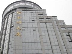金洲大廈中央空調(diào)維護保養(yǎng)，主機大修